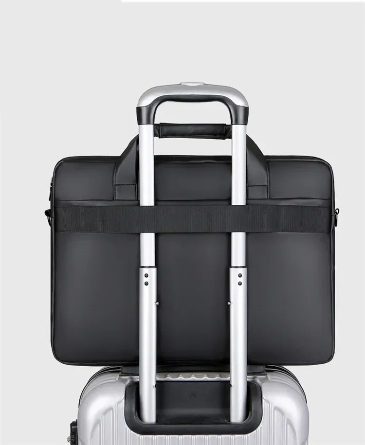 MONTRAVE Messenger Briefcase — product view