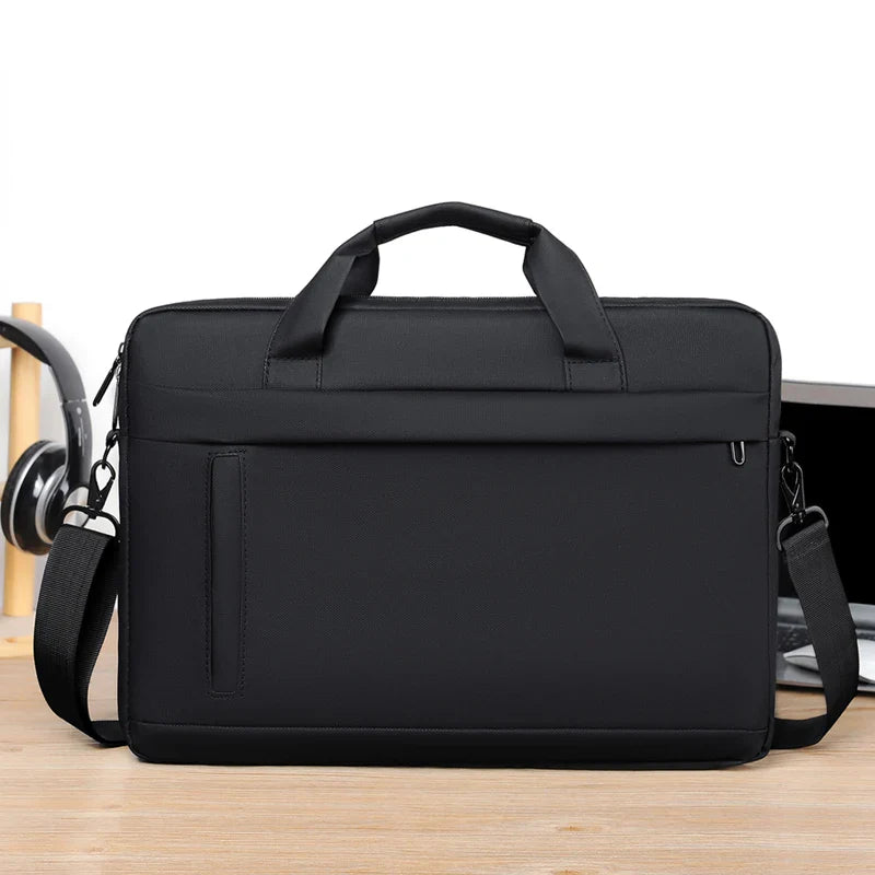 MONTRAVE Laptop Tote — product view